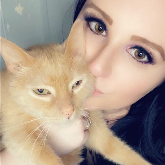 Meet your posher! - Picture 3 of 4